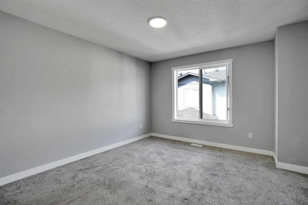 410-95 Skyview Close Ne, Calgary, AB - Indoor Photo Showing Other Room