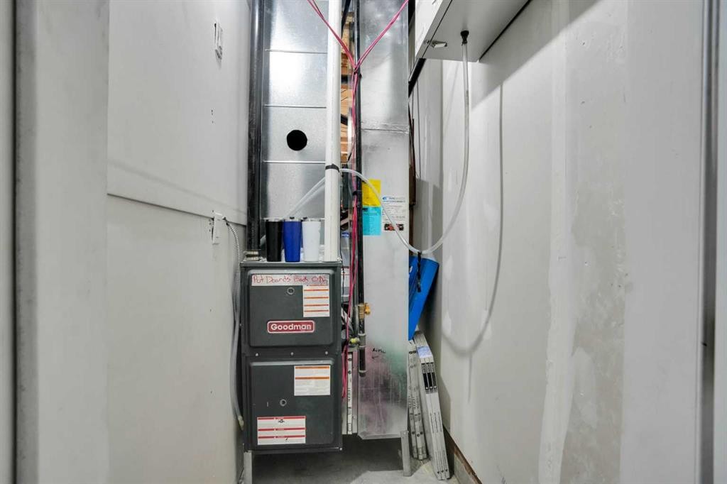 410-95 Skyview Close Ne, Calgary, AB - Indoor Photo Showing Other Room