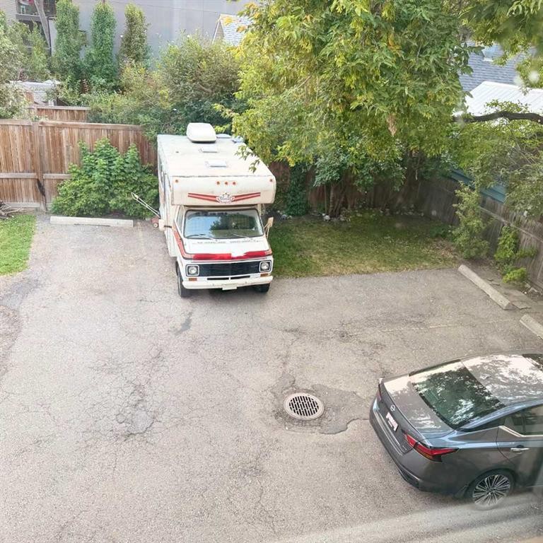 411 6 Street Ne, Calgary, AB - Outdoor