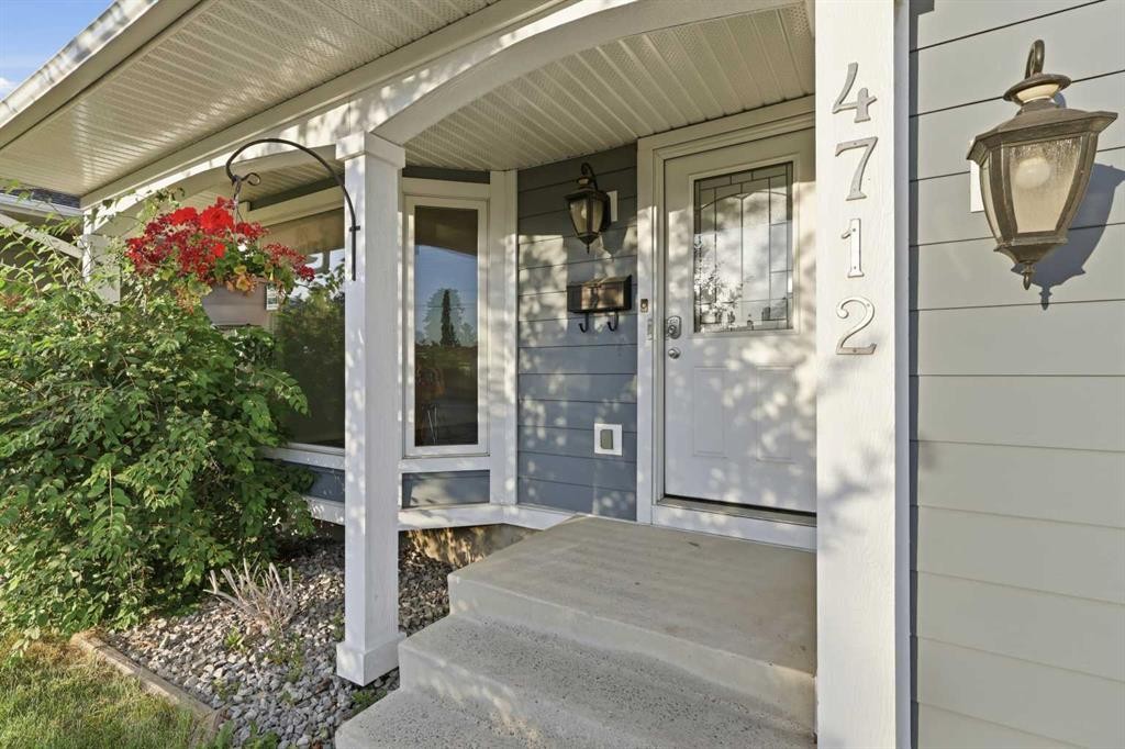 4712 60 Street Ne, Calgary, AB - Outdoor With Exterior