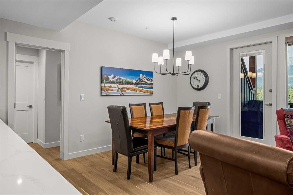307-1505 Spring Creek Gate, Canmore, AB - Indoor Photo Showing Dining Room