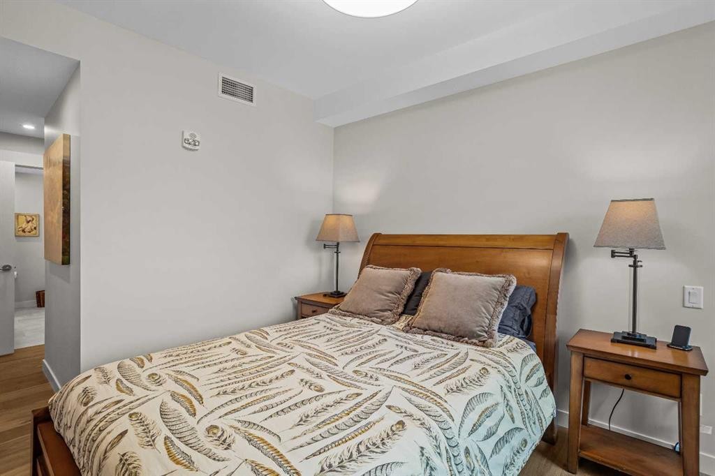 307-1505 Spring Creek Gate, Canmore, AB - Indoor Photo Showing Bedroom