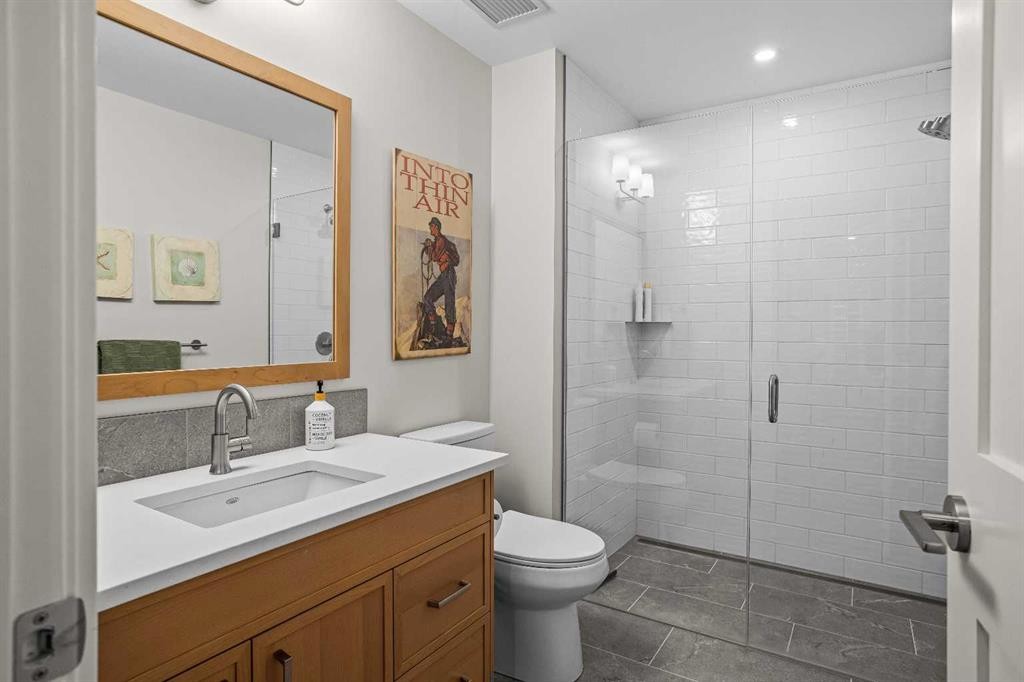 307-1505 Spring Creek Gate, Canmore, AB - Indoor Photo Showing Bathroom