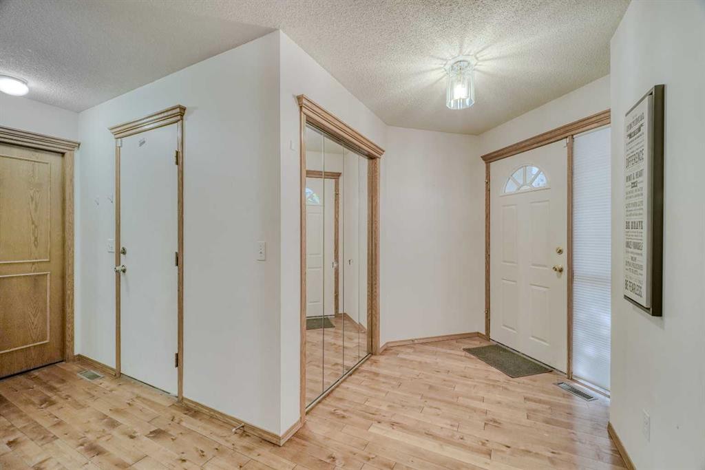 10057 Hamptons Boulevard Nw, Calgary, AB - Indoor Photo Showing Other Room