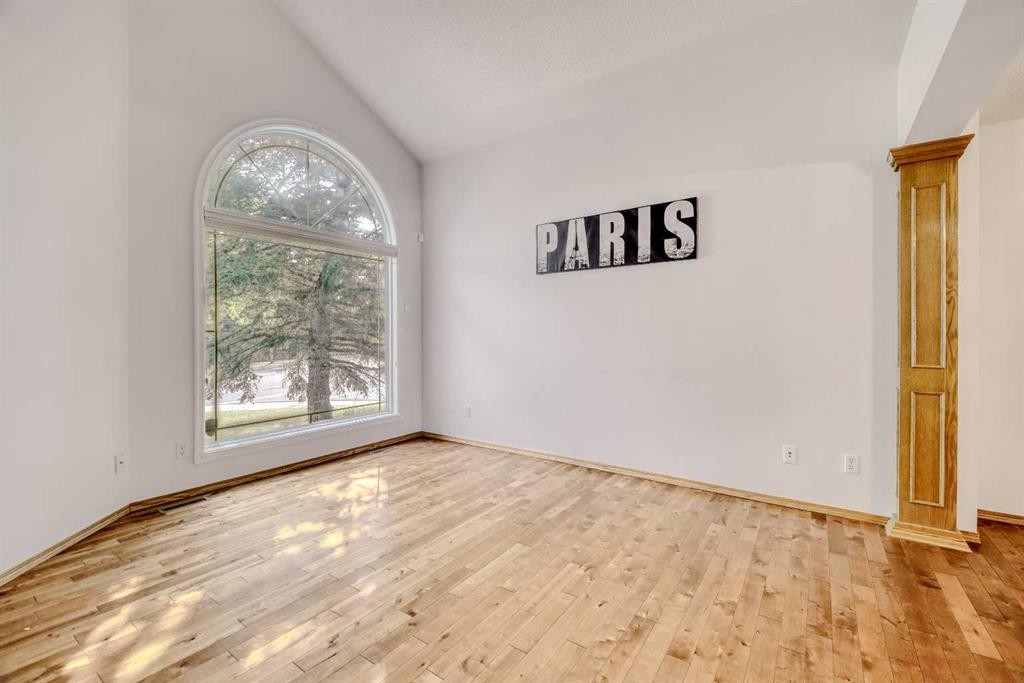 10057 Hamptons Boulevard Nw, Calgary, AB - Indoor Photo Showing Other Room