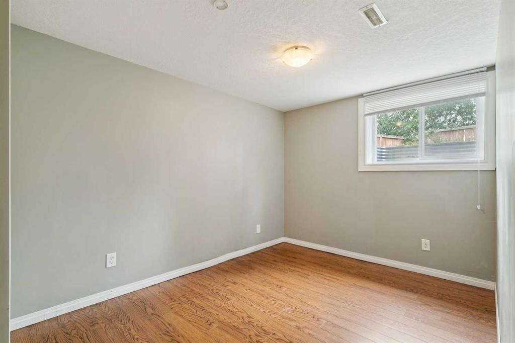 3816 26 Avenue Sw, Calgary, AB - Indoor Photo Showing Other Room