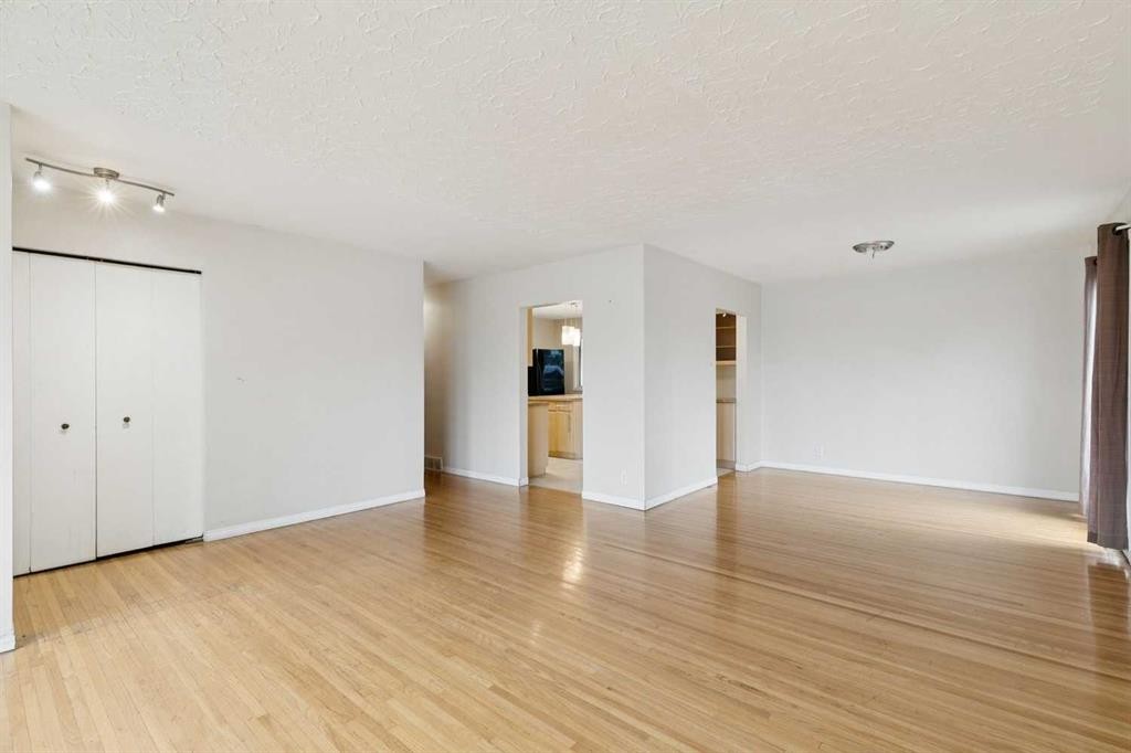 3816 26 Avenue Sw, Calgary, AB - Indoor