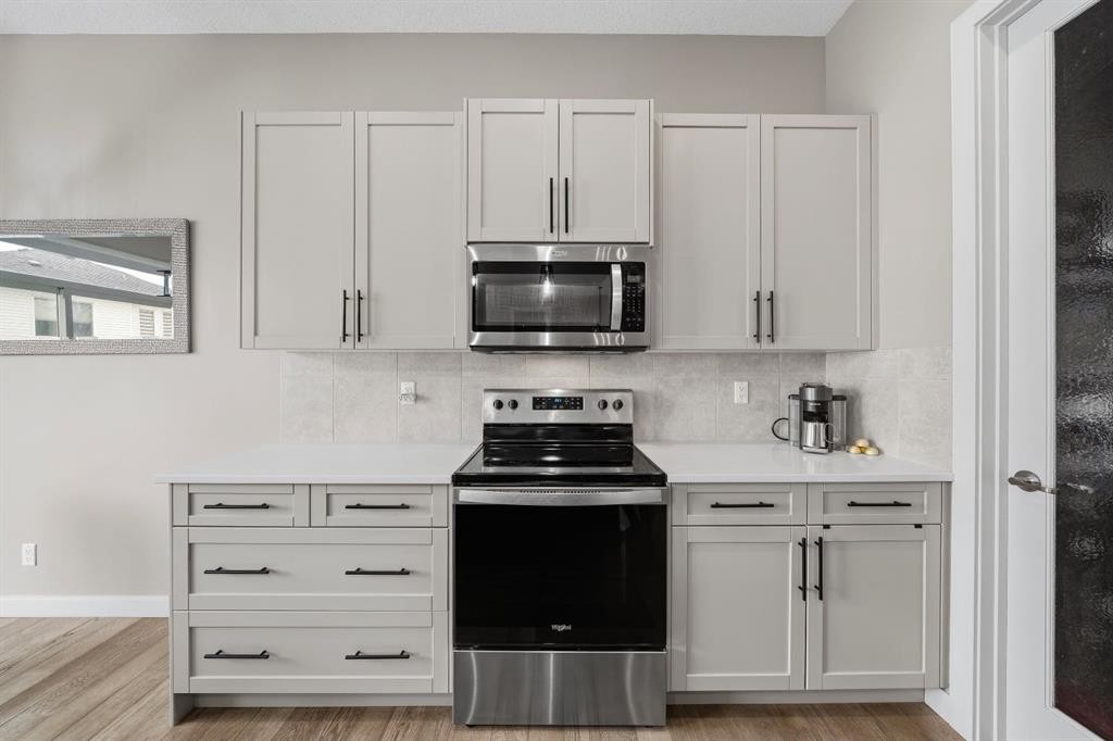 113 Marina Key, Chestermere, AB - Indoor Photo Showing Kitchen