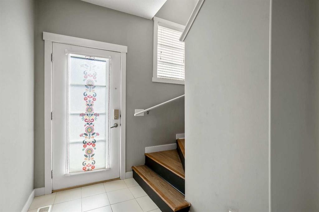 554 Redstone View Ne, Calgary, AB - Indoor Photo Showing Other Room