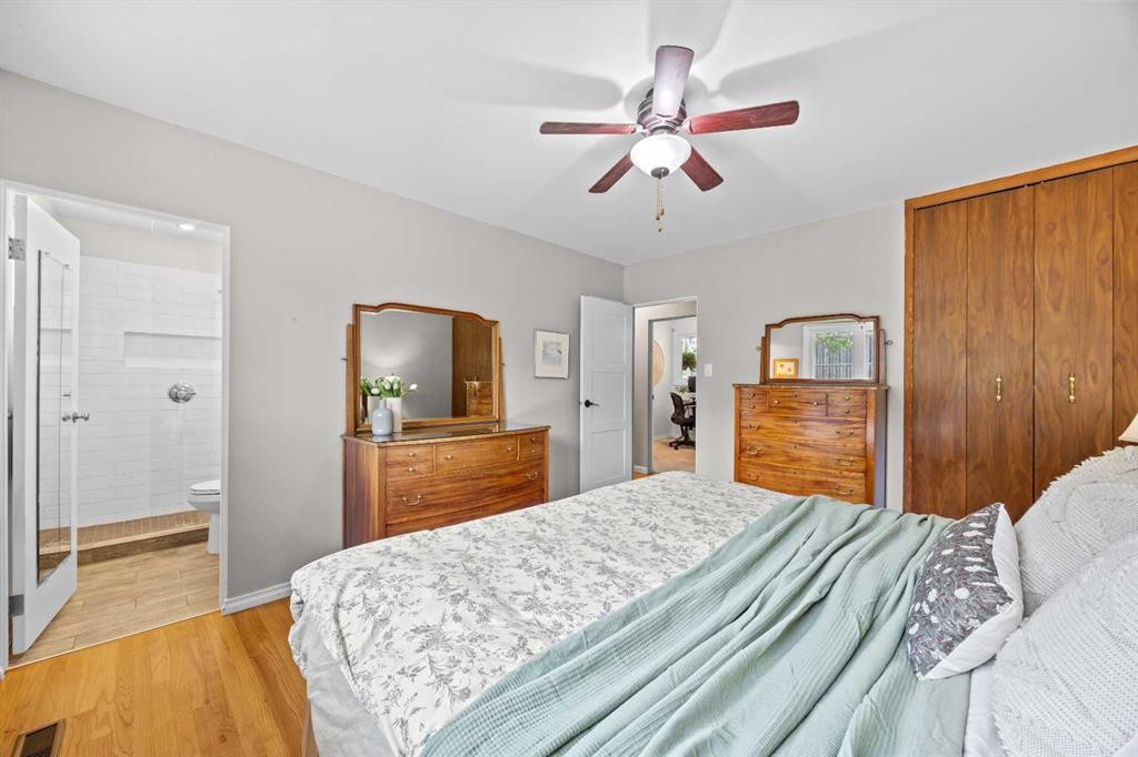 30 Gateway Drive Sw, Calgary, AB - Indoor Photo Showing Bedroom