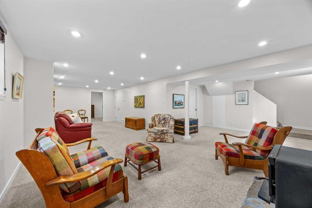 30 Gateway Drive Sw, Calgary, AB - Indoor