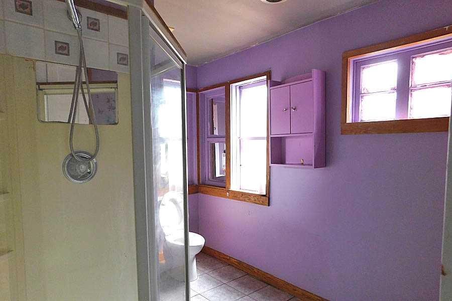 309 45 Avenue West, Claresholm, AB - Indoor Photo Showing Bathroom