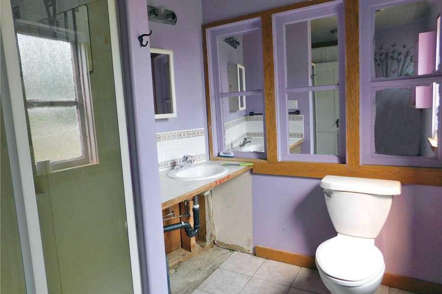309 45 Avenue West, Claresholm, AB - Indoor Photo Showing Bathroom