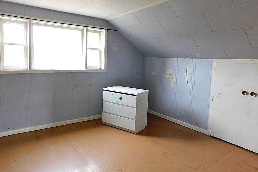 309 45 Avenue West, Claresholm, AB - Indoor Photo Showing Other Room