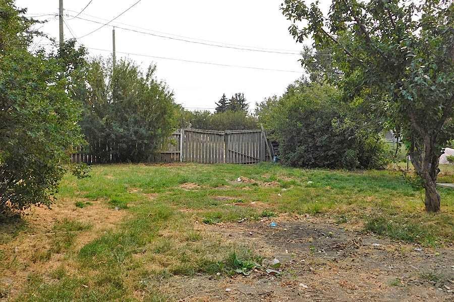 309 45 Avenue West, Claresholm, AB - Outdoor