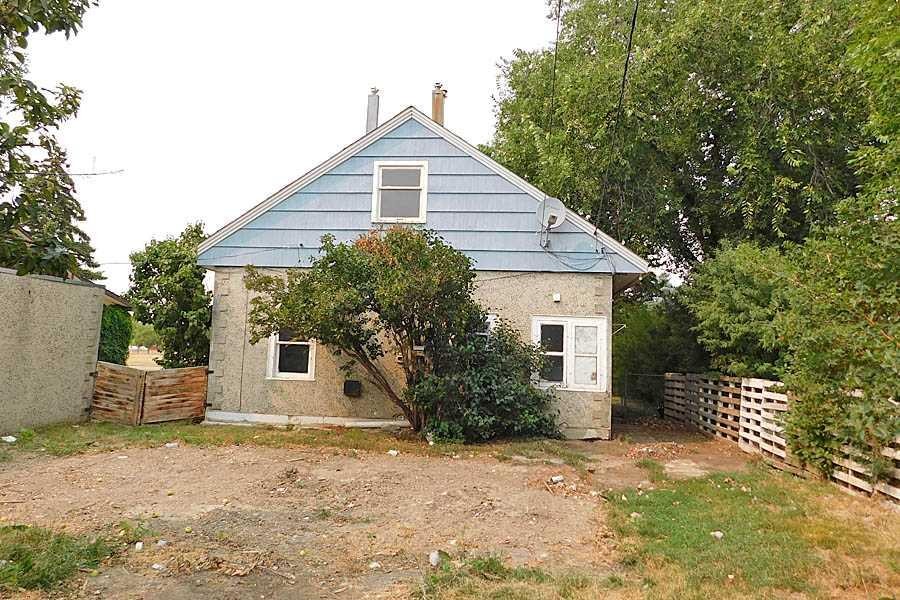 309 45 Avenue West, Claresholm, AB - Outdoor
