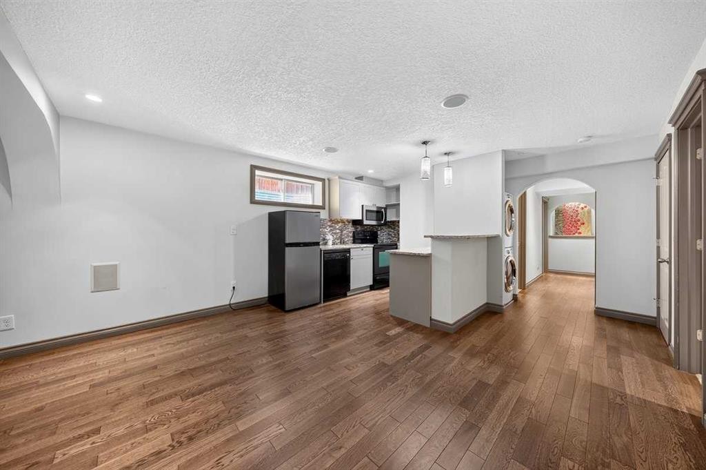 363 Evanston View Nw, Calgary, AB - Indoor Photo Showing Kitchen