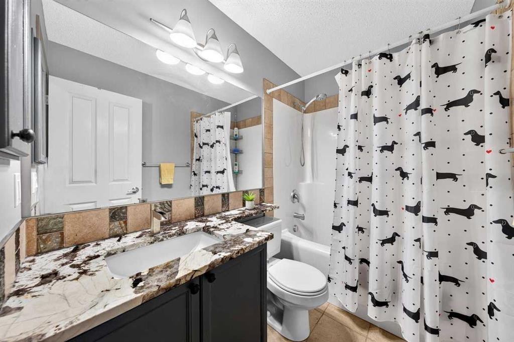 363 Evanston View Nw, Calgary, AB - Indoor Photo Showing Bathroom
