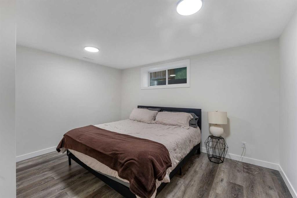 156 Rainbow Falls Heath, Chestermere, AB - Indoor Photo Showing Bedroom