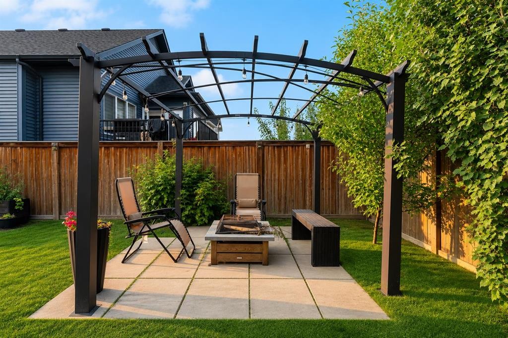 156 Rainbow Falls Heath, Chestermere, AB - Outdoor