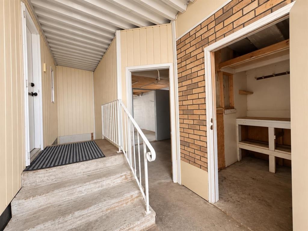 168 Huntwell Road Ne, Calgary, AB - Indoor Photo Showing Other Room