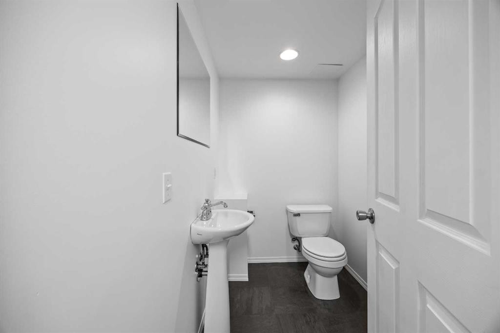 133 Applemead Close Se, Calgary, AB - Indoor Photo Showing Bathroom