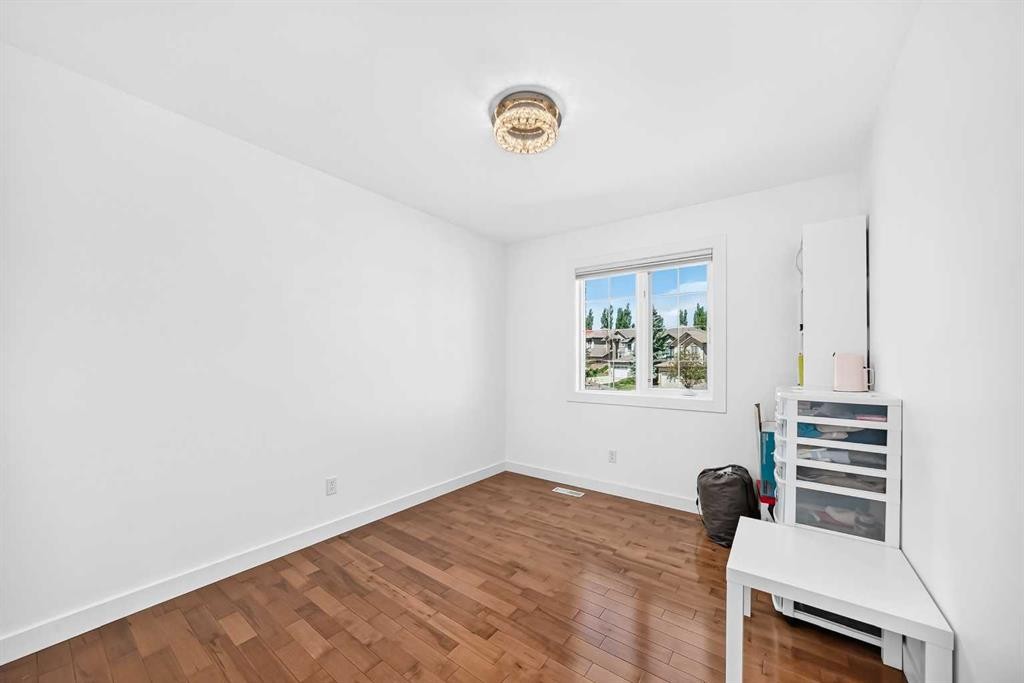 199 Hampstead Way Nw, Calgary, AB - Indoor Photo Showing Other Room