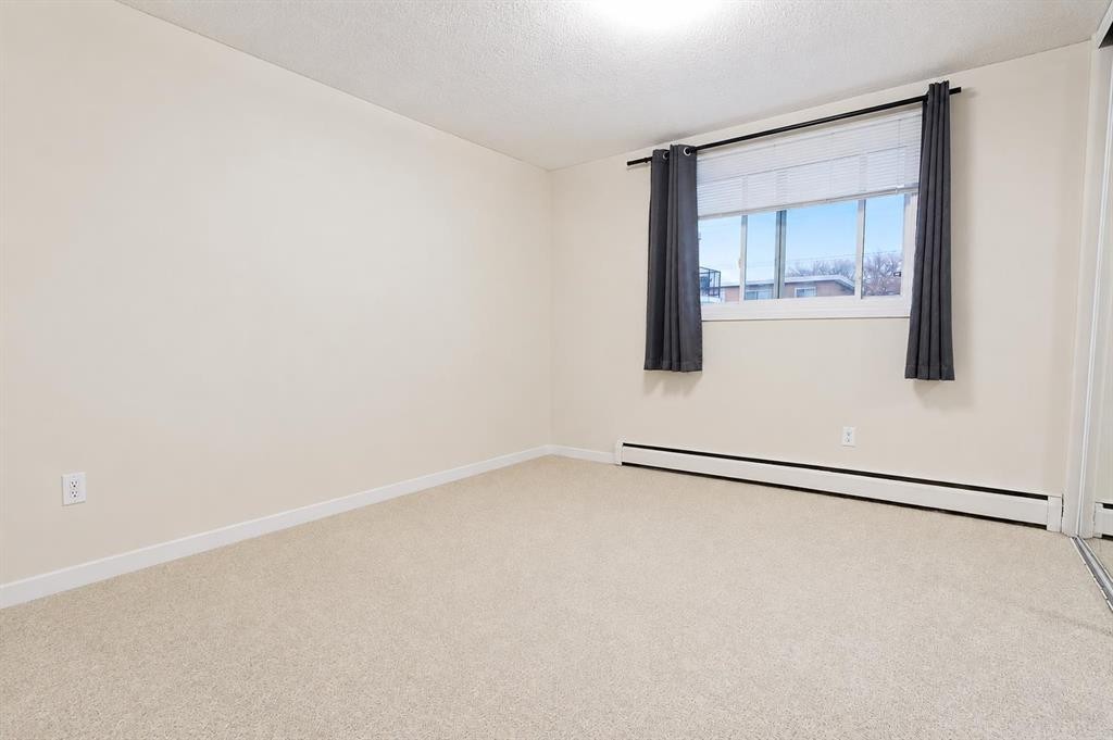 202-10305 116 Street Nw, Edmonton, AB - Indoor Photo Showing Other Room