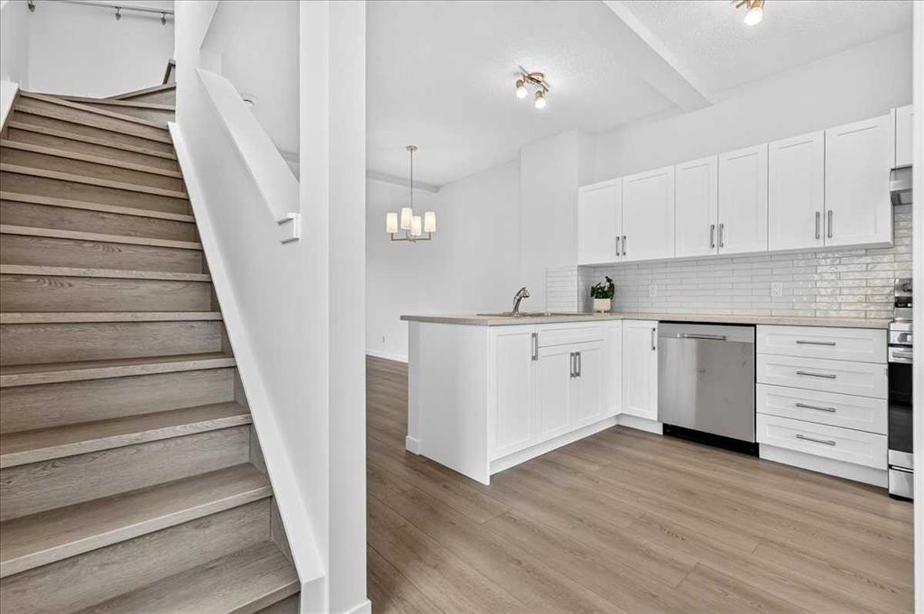 134 New Brighton Landing Se, Calgary, AB - Indoor Photo Showing Kitchen