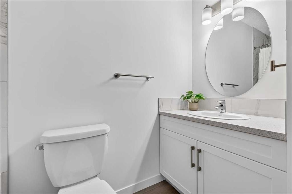 134 New Brighton Landing Se, Calgary, AB - Indoor Photo Showing Bathroom