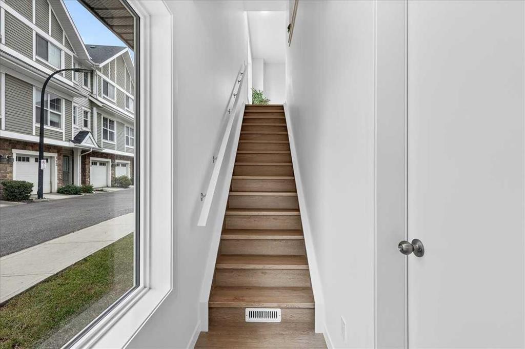 134 New Brighton Landing Se, Calgary, AB - Indoor Photo Showing Other Room