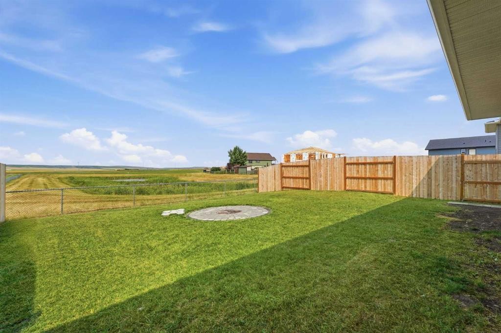 301 3Rd Street West, Standard, AB - Outdoor