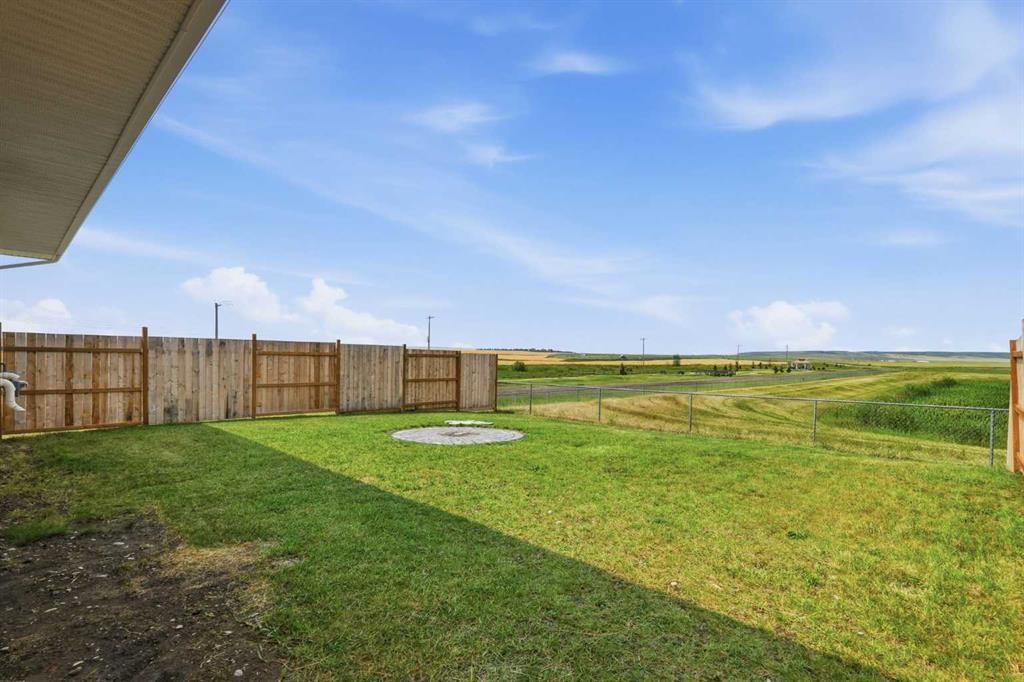 301 3Rd Street West, Standard, AB - Outdoor