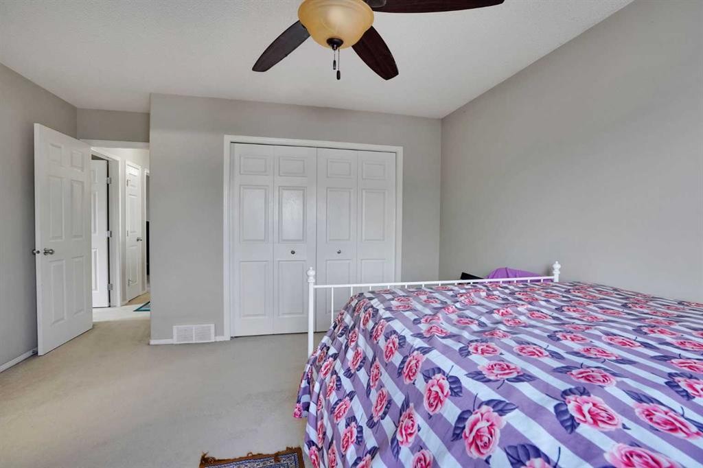 62 Covewood Manor, Calgary, AB - Indoor Photo Showing Bedroom