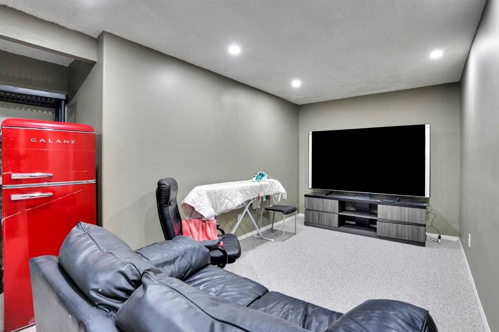 62 Covewood Manor, Calgary, AB - Indoor