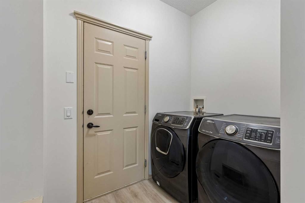 420 Royal Oak Circle Nw, Calgary, AB - Indoor Photo Showing Laundry Room
