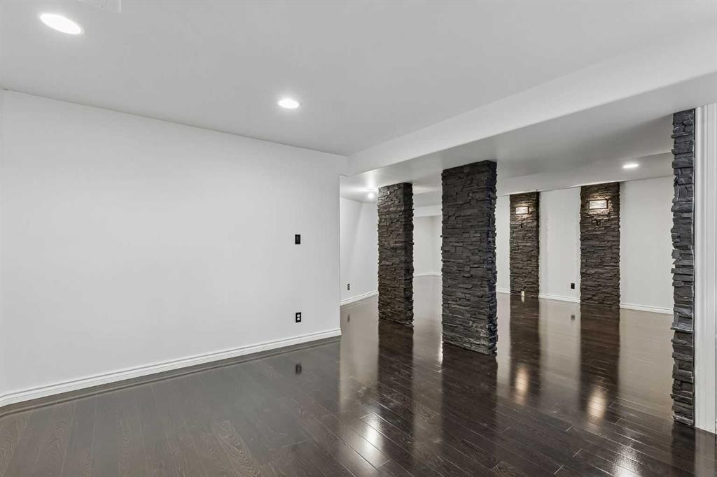 420 Royal Oak Circle Nw, Calgary, AB - Indoor Photo Showing Other Room