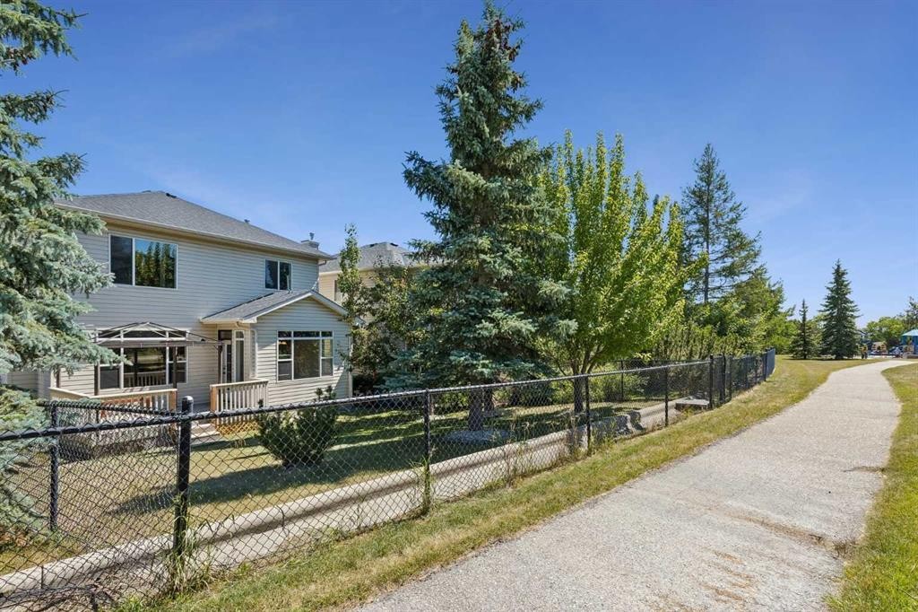 420 Royal Oak Circle Nw, Calgary, AB - Outdoor