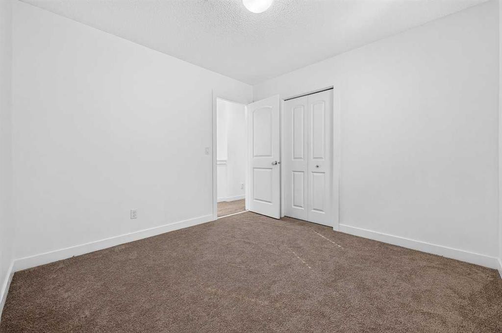 377 Panora Way Nw, Calgary, AB - Indoor Photo Showing Other Room