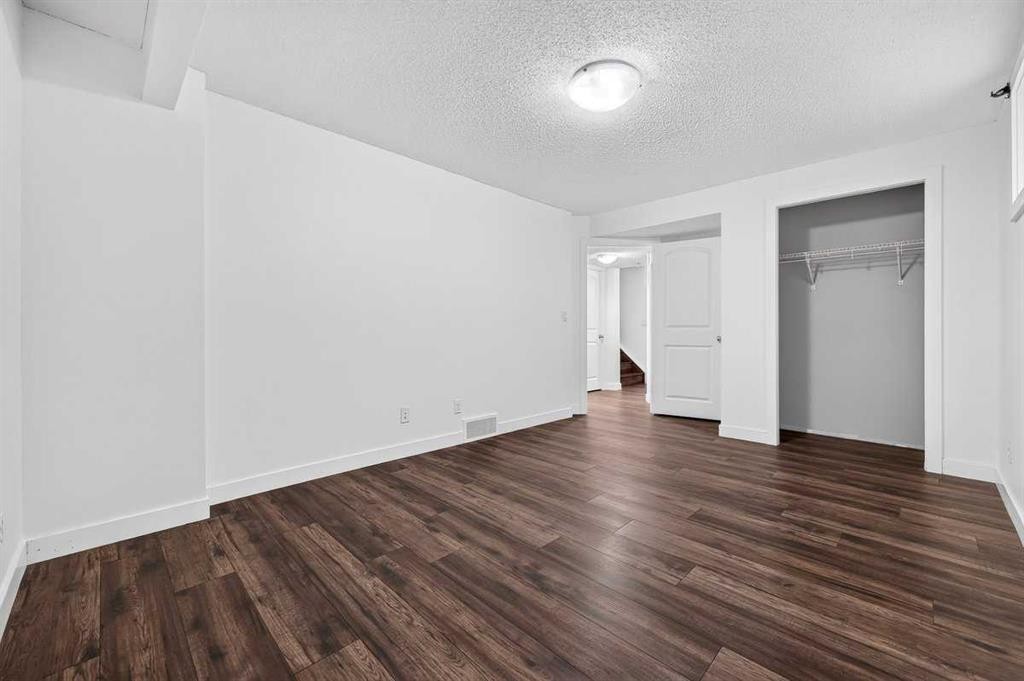 377 Panora Way Nw, Calgary, AB - Indoor Photo Showing Other Room