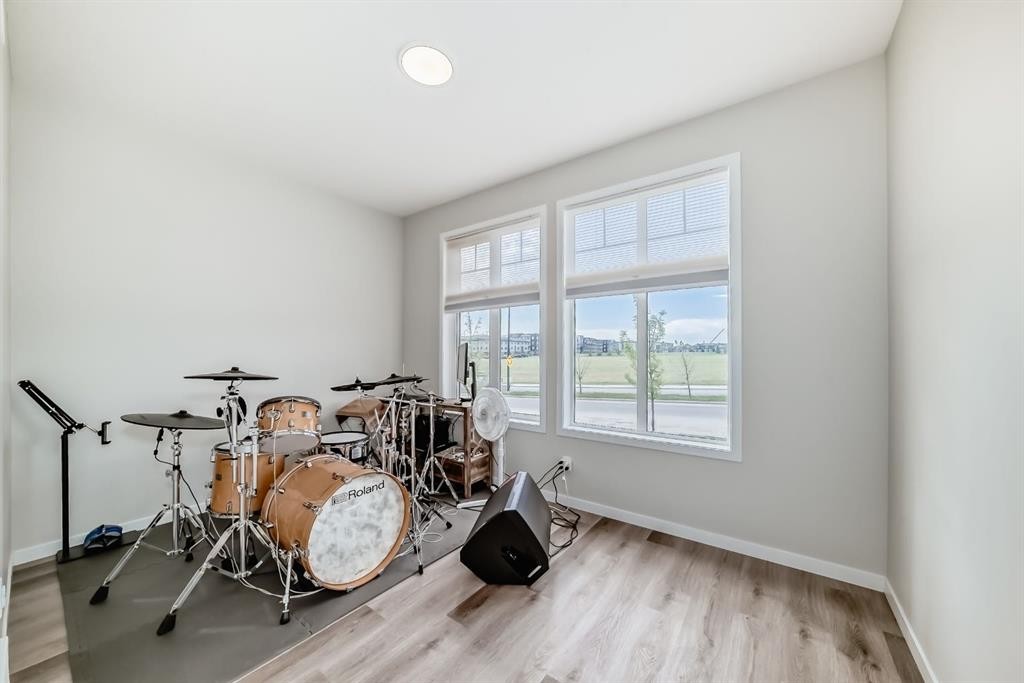 276 Belmont Boulevard Sw, Calgary, AB - Indoor