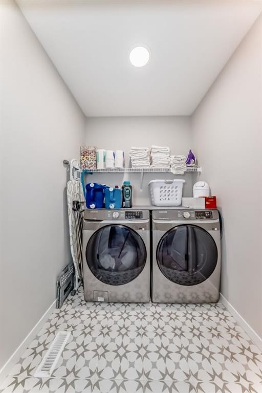 276 Belmont Boulevard Sw, Calgary, AB - Indoor Photo Showing Laundry Room