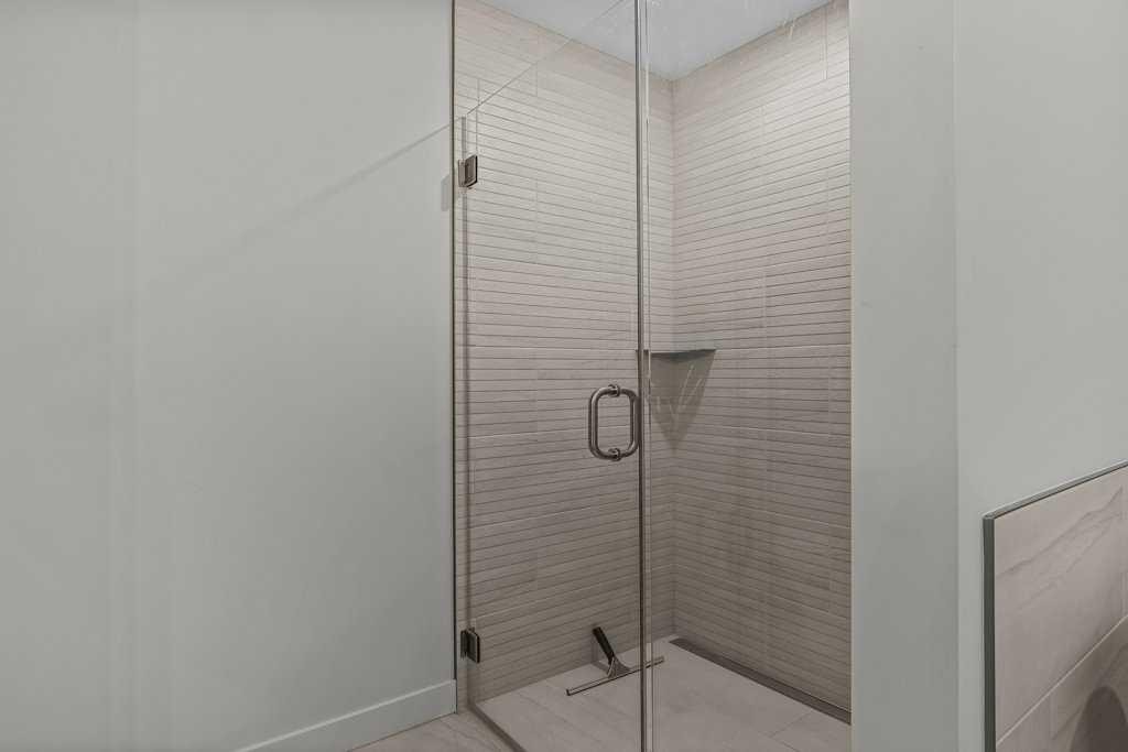 311-1315 Spring Creek Gate, Canmore, AB - Indoor Photo Showing Bathroom