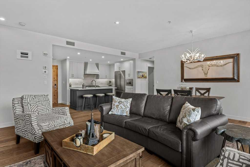 311-1315 Spring Creek Gate, Canmore, AB - Indoor Photo Showing Living Room