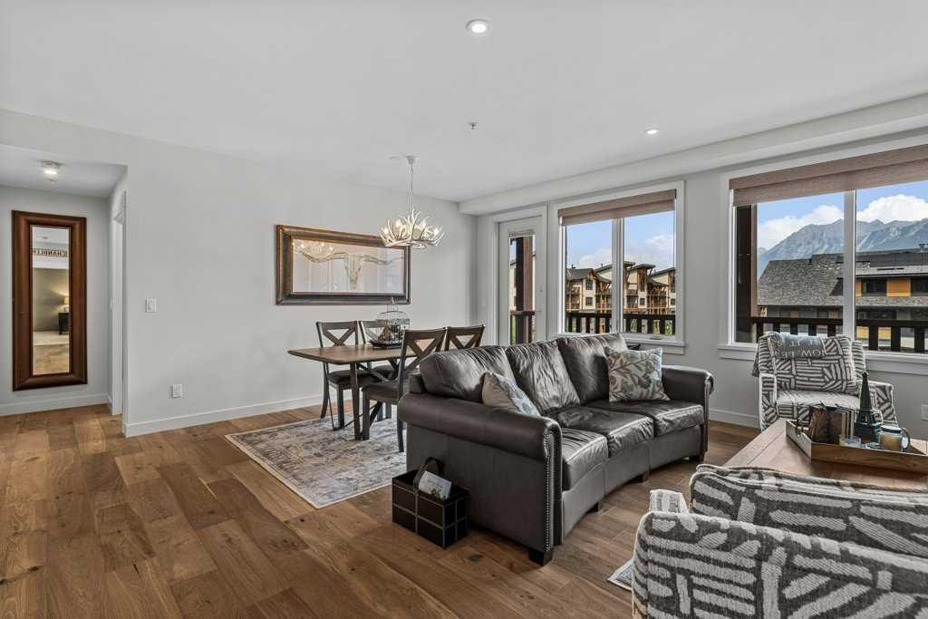 311-1315 Spring Creek Gate, Canmore, AB - Indoor Photo Showing Living Room