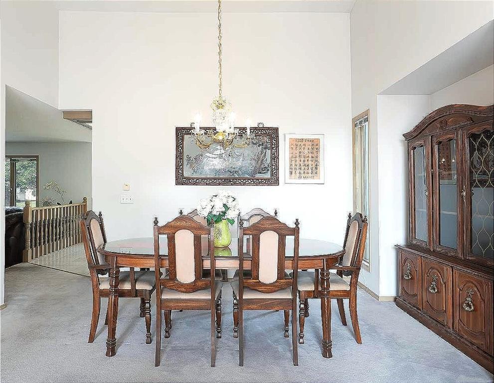 140 Santana Mews Nw, Calgary, AB - Indoor Photo Showing Dining Room