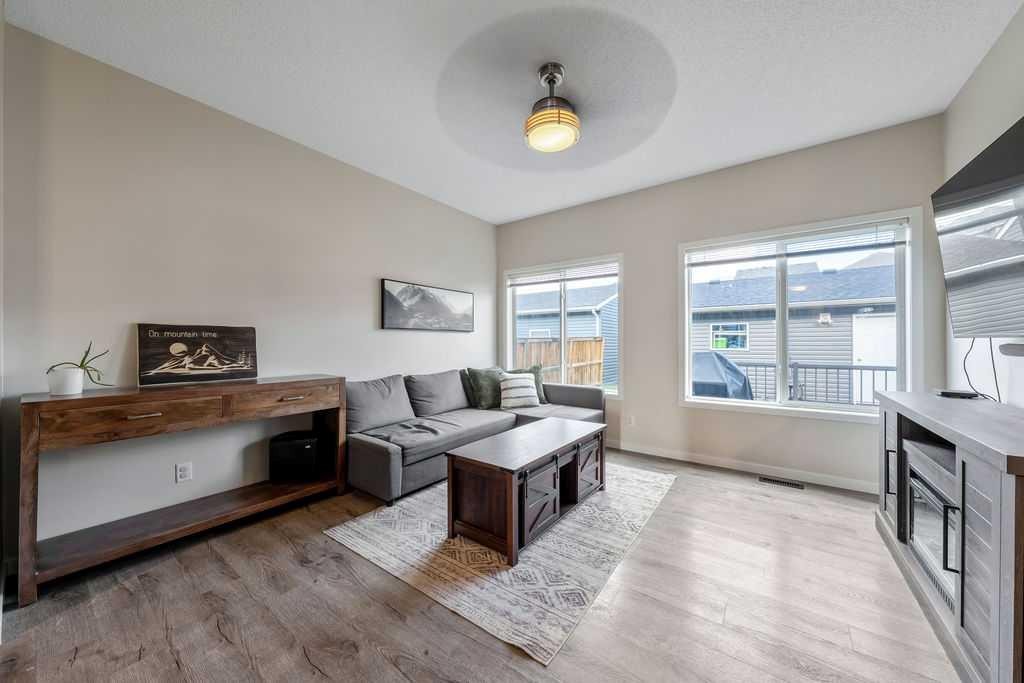 132 Evansborough Way Nw, Calgary, AB
