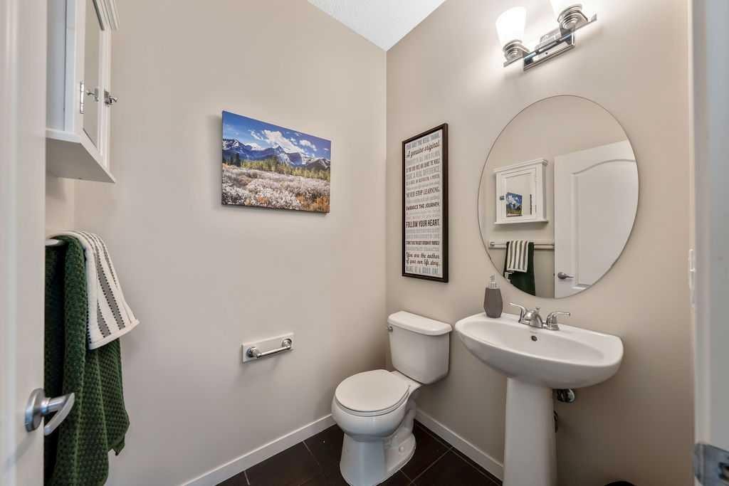 132 Evansborough Way Nw, Calgary, AB