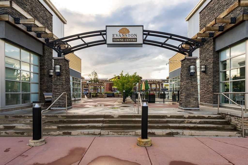 132 Evansborough Way Nw, Calgary, AB