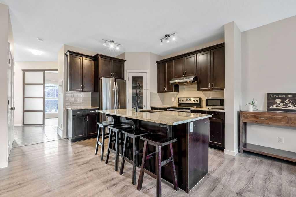 132 Evansborough Way Nw, Calgary, AB